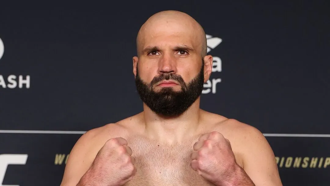 Прохазка vs Ульберг за пояс UFC, Мурзаканов встречает экс-претендента в полутяжелом весе