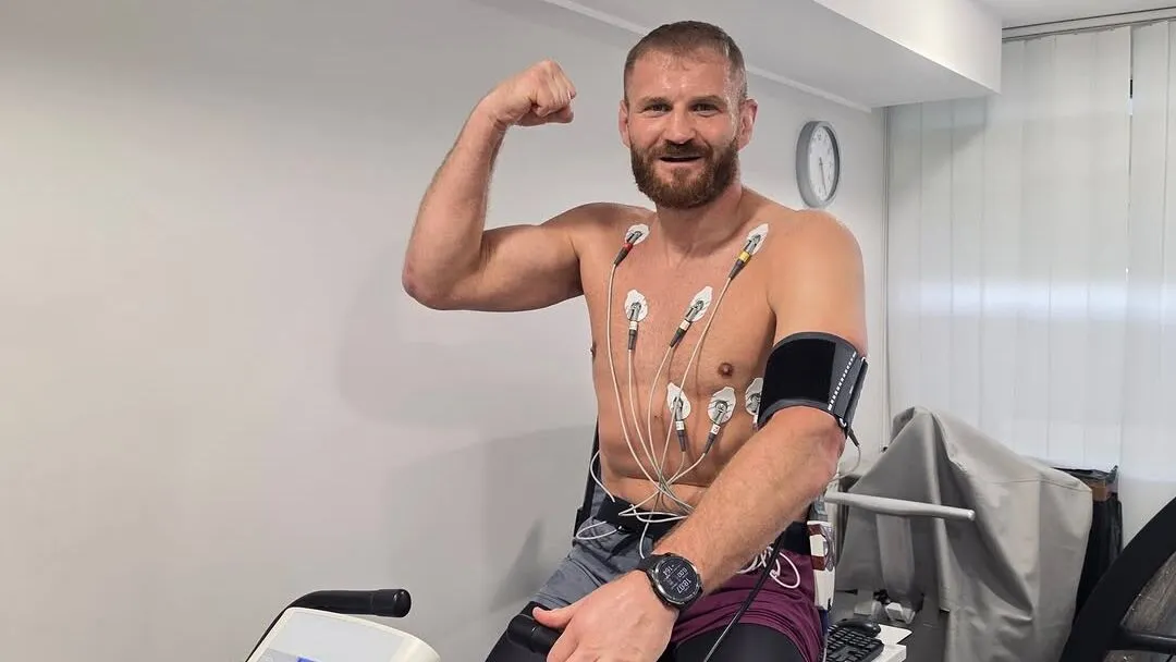 Блахович выбыл из реванша с Гуськовым на UFC 328 — у поляка разрыв мениска превью