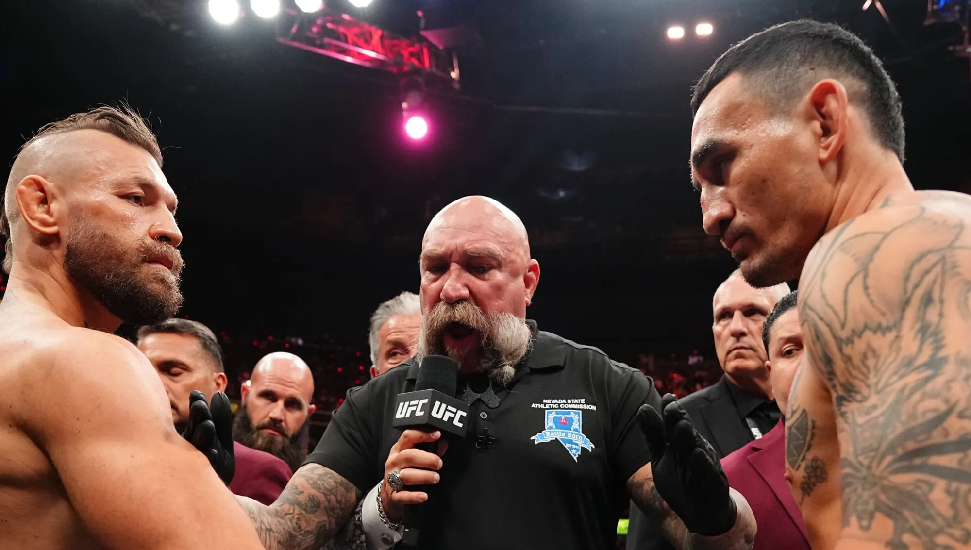 Max Holloway stops Conor McGregor in 69 seconds at UFC 329 превью