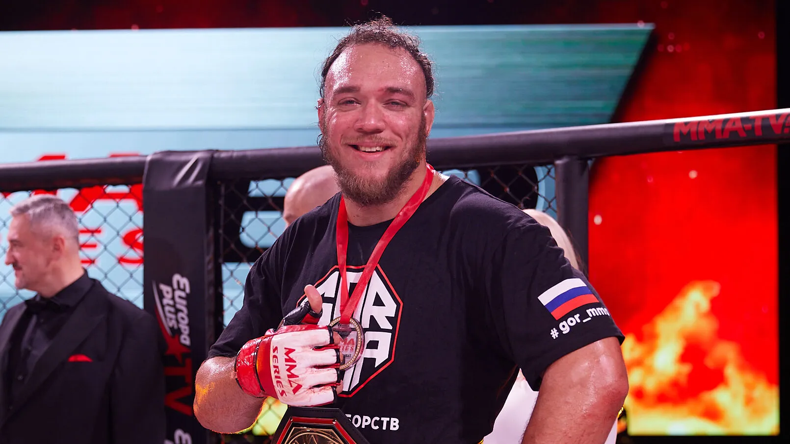 Уокер вновь победил в UFC болевым на ногу. Пятый раз подряд! превью