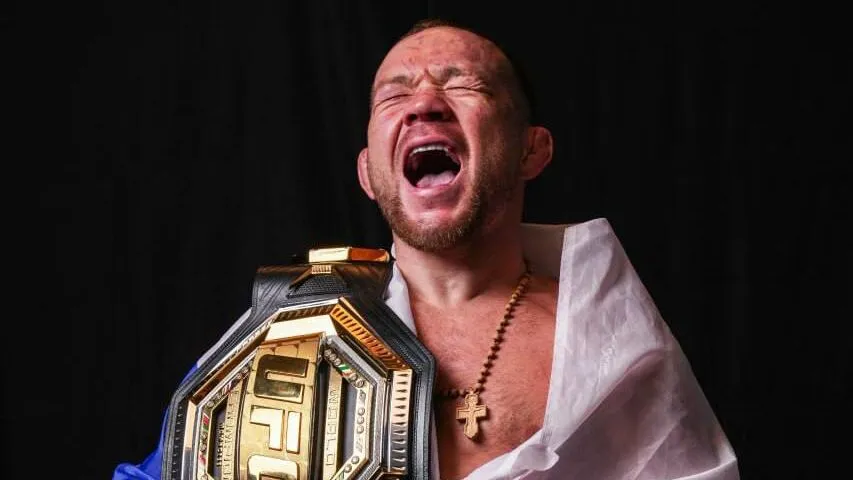 Пётр Ян победил Двалишвили в третьем бою и защитил титул UFC превью